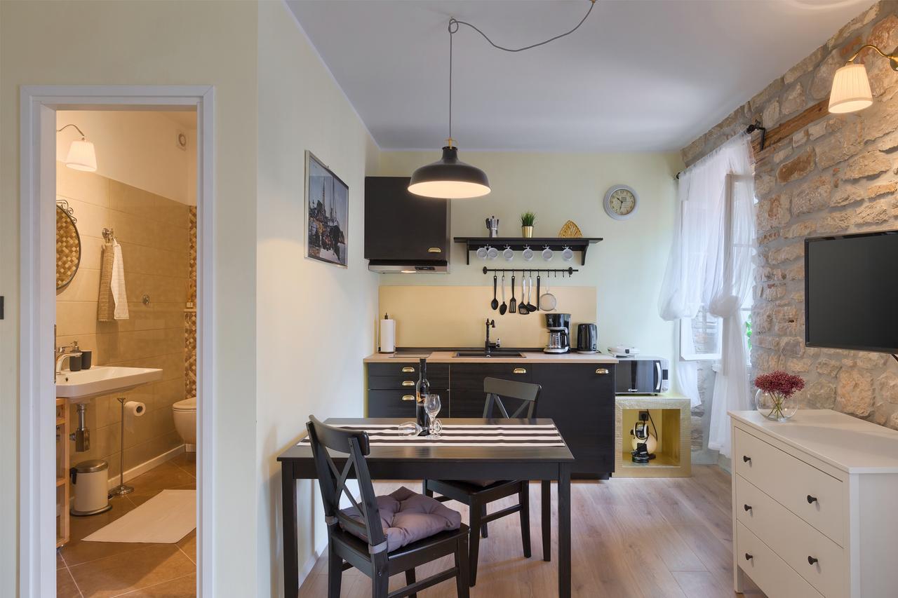 Luxury Apartment Fabris Ровин Екстериор снимка