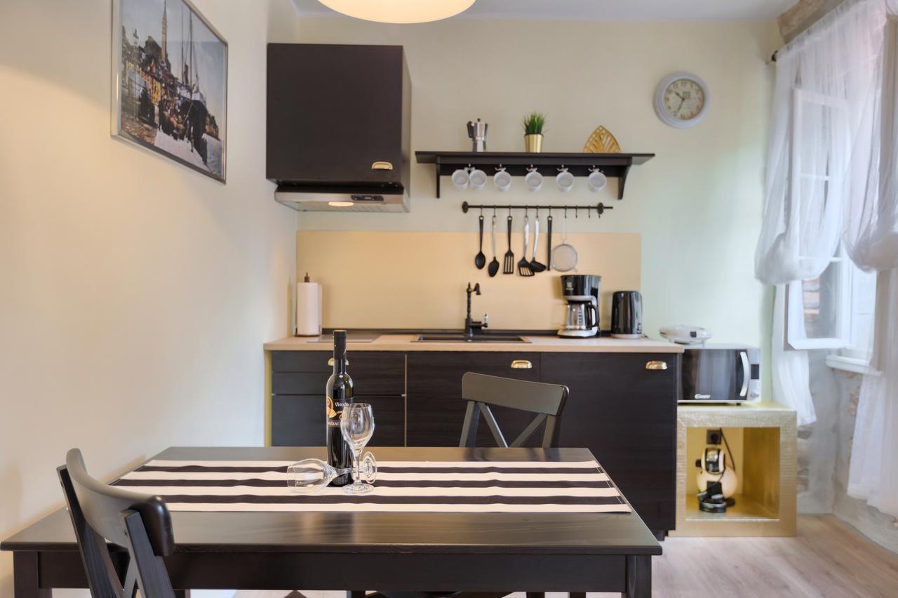Luxury Apartment Fabris Ровин Екстериор снимка