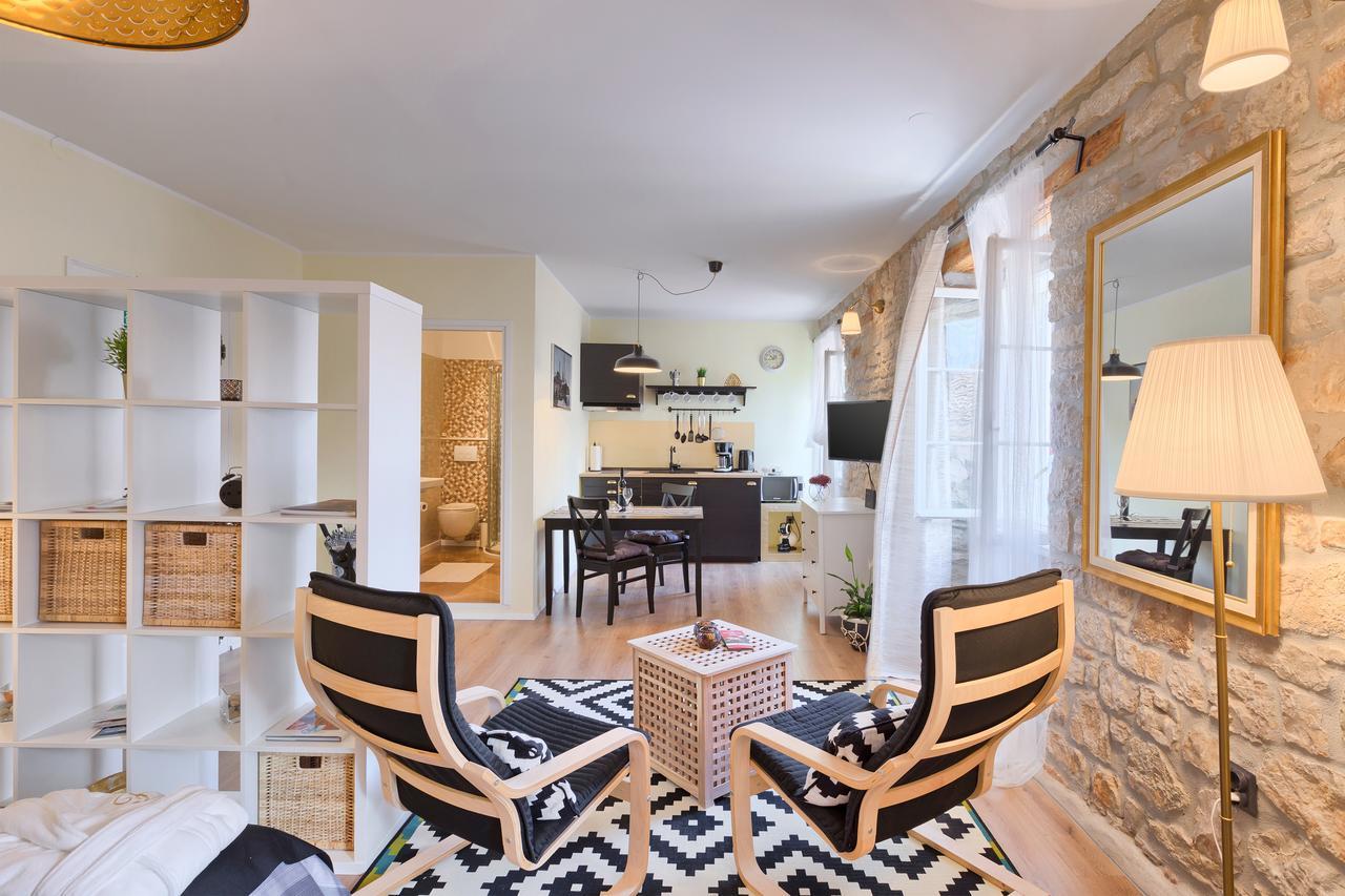 Luxury Apartment Fabris Ровин Екстериор снимка