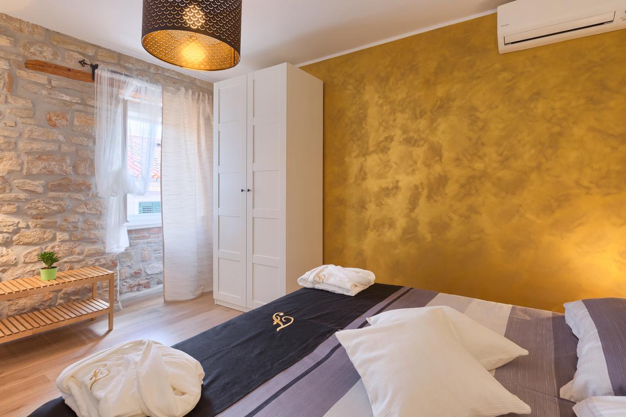 Luxury Apartment Fabris Ровин Екстериор снимка